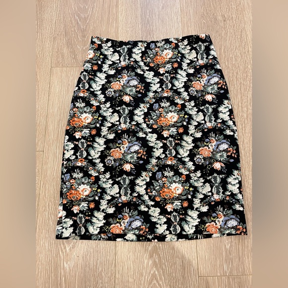 Philosophy Floral Pencil Skirt - size 4 - Picture 1 of 7